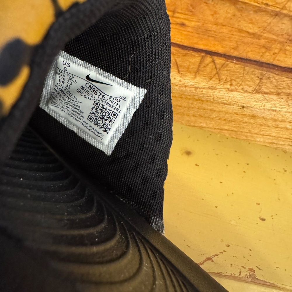Nike Victori One Black and Chutney Leopard print Slides - Picture 5 of 5